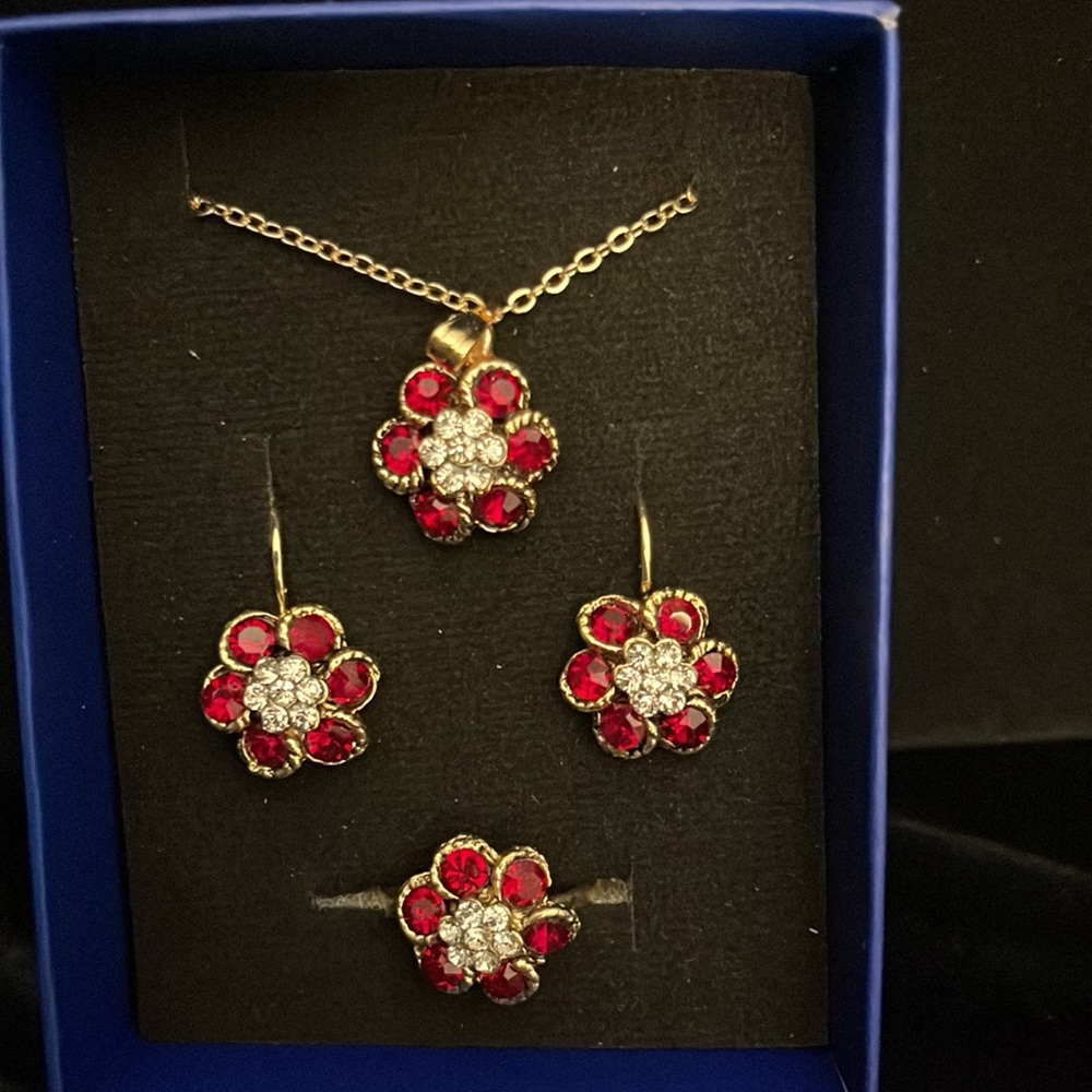 Jewelry Set - Picture 2 of 2